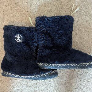Bedroom Athletics Faux Fur Slipper- US size 7/8